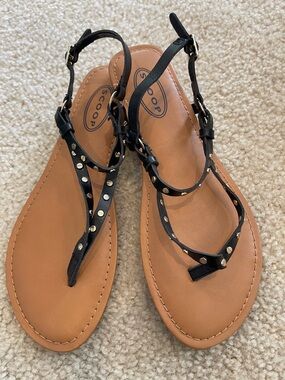Scoop Black Leather Studded Thong Sandals
Size 9